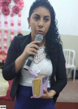 La pastora le gusta grabarse hacienbdo cochinadas. 11