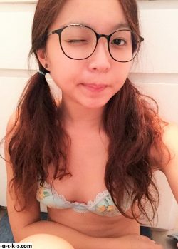 La nenita de papa se pone traviesa y bien caliente. 12