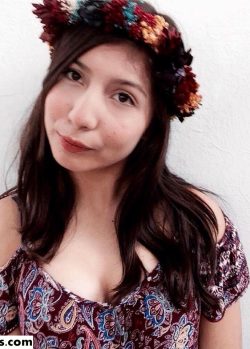 Chavita Mariela con pack ricolino con sus travesuras de telefono. 12