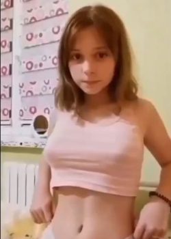 Tiernita morra con video caliente jugando desnuda. 14