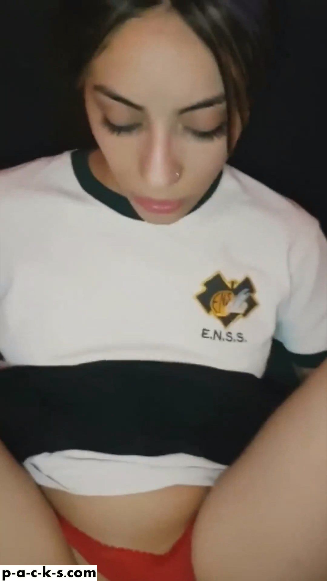 Hermanastro la espero en casa y se la follo 17