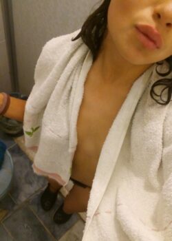 Putita nueva egresada en pack casero ricolino. 21