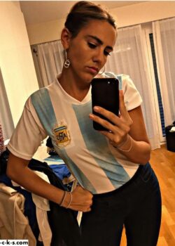 Argentina culona y bien puta hace pack jugoso y lo pierde. 11