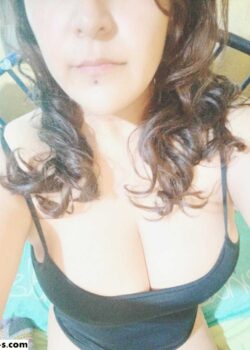 La novia le pasa pack cuando esta caliente y lo comparte. 19