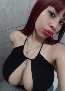 Pendeja pelirroja tetona se toca para mi 21