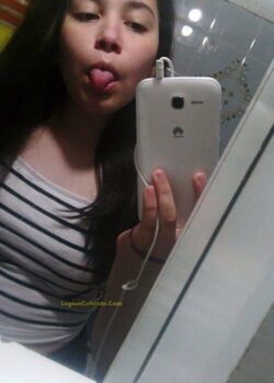 Mi ex novia me pasa nudes y videos. 9