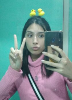 Pendejita colegiala con tremendo culo termina filtrada 19