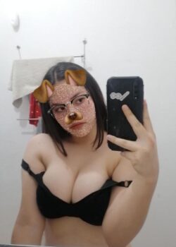 Pendeja tetonaa de 19 años me llena de fotitos 11