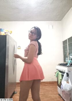 Detonando a esta cristiana luego de venir de la iglesia. 7