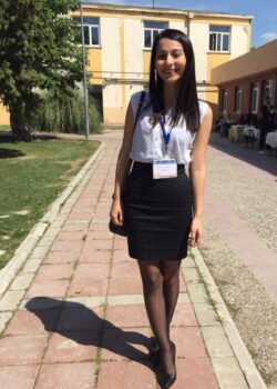 Compañera del trabajo tetona me manda nudes 13