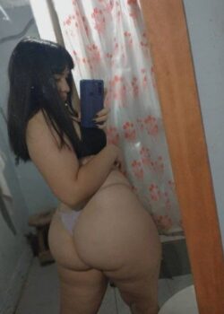 Morra culona de la prepa le manda sus fotos al profesor para pasar la materia 26