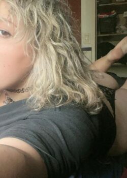 Gordibuena tetona con tremendo orto me manda nudes 9