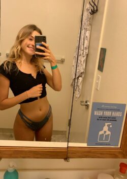 Pendeja colegiala rubia funada por trola e infiel 7