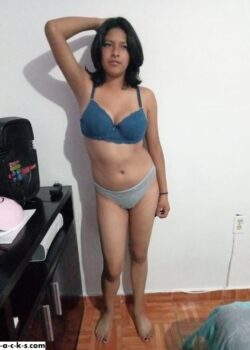 Mi novia tetona se deja sacar fotos y pack antes de detonar. 20