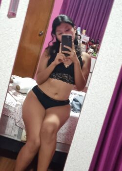 Pendejita de 18 añitos que estoy cogiendo 8