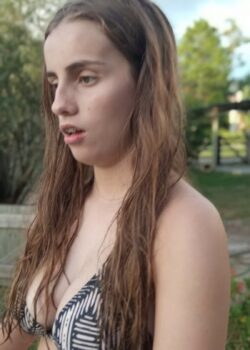 Amiga colegiala es tremenda putita y manda nudes 2