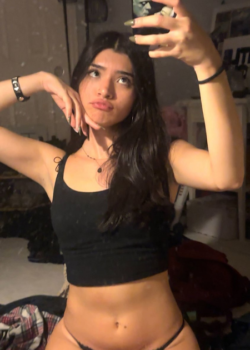 Pendejita de 18 añitos se filtra su pack 13