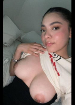 Delicioso cuerpo de esta jovencita 12
