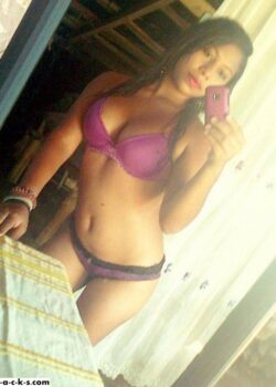 Prima morena culona follada cuando estamos a solas. 26
