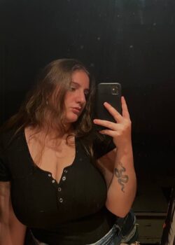 Pendeja tetona la hacen gritar en cuatro 11