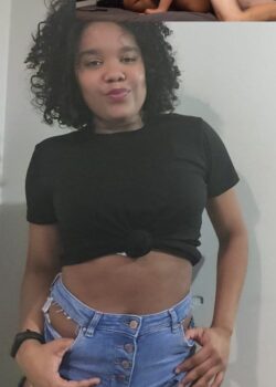 Pendeja trola de 18 años recien cumplidos virgencita 14