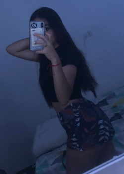 Pendejita de 18 manda nudes a su novio 16